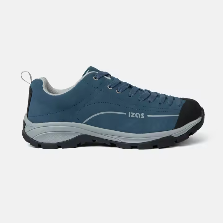 Izas - Zapatillas Unisex Zorge V2 - Senderismo y Trekking - Resistencia al Agua - Forro Interior de Malla - Secado Rápido y Transpirable - Entresuela de EVA - Color Azul/Coronet-Blue - Tallas 36-46 - 1