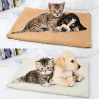 Alfombra Caliente Para Perros Y Gatos Invierno Suave Y Cómoda Duradera Alfombra De Descanso Para Mascotas Material De Poliéster Coral - details 0