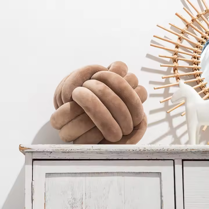Cojín Redondo De Navidad Decorativo Hecho a Mano Suave Y De Terciopelo Para Adorno Del Hogar Y Cama Estilo Americano - 1