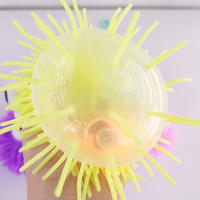 Bola De Peluche Luminosa Juguete De Alivio Y Squeezing Para Niños Ojos Grandes Y Pelo Denso Juguete Elástico Aleatorio Estilos De Ojos - details 3