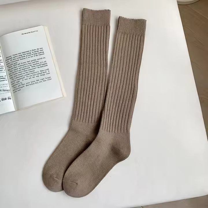 Medias Largas De Mujer En Color Sólido Estilo Preppy Japonesa Moda Dulce Medias De Algodón Y Poliéster Con Elástico Para Otoño E Invierno - 1