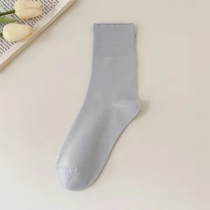Calcetines De Verano Para Mujer Delgados Y Transpirables De Color Sólido Tendencia Casual Antipelusa Calcetines Sueltos - 1
