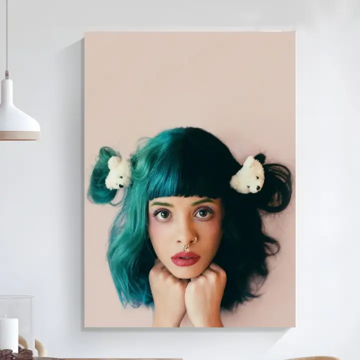 Póster Autocolante De Calidad HD De Melanie Martinez Artista Musical Decoración De Pared Para Estudio Y Oficina Sin Marco - 1