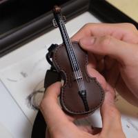 Llavero De Cuero Creativo Con Violín Y Cello Para Amantes De La Música Llavero De Instrumentos Musicales Miniatura Colgante De Violín Europeo - details 0