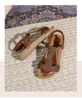 Nuevos zapatos de playa de alta gama de verano, ligeros, de lujo, a la moda, con diamantes de imitación, zapatos casuales para mujer, sandalias planas con banda elástica y punta con clip - details 28