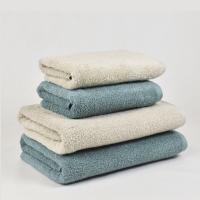 CASTMA GARANTIA DE ALTA CALIDAD - Juego de 4 Toallas de Algodón Peinado 100% de 600grs/m2 para Lavabo y Ducha en color arena y azul britanny - details 0