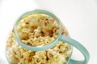 Palomitero Jocca para microondas en color turquesa. Palomitas listas en 2-3 minutos con opción de fundir mantequilla directamente. Recipiente de cristal borosilicato con tapa medidora incluida y apto para lavavajillas. Diseño práctico y moderno - details 1