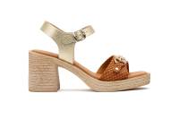 FX-2579 Platino Hecho en España Sandalias Mujer Piel Platino Tacón Hebilla Numeración: 35-41 Marca: JAM Sandalias de tacón en tonos marrón y dorado, con un diseño sofisticado y detalles trenzados en la parte delantera. Fabricadas en piel - details 2