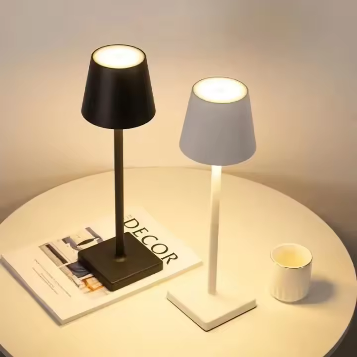 Lámpara De Mesa LED Recargable Sin Cable Para Hotel Con Toque Y 3 Colores Luz Ambiental Creativa Para Camastro Decoración Exterior Bar - 1