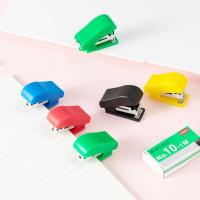 Estapador Mini De Plástico Para Estudiantes Set De 1 Pieza Herramienta De Oficina Manual Estapador Lindo Y Compacto - details 0