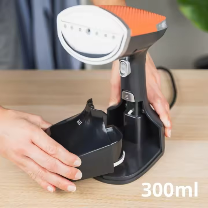 Ufesa - Centro de planchado Easy Care 1700 W con vapor continuo 30 g/min, suela de aluminio y tanque desmontable de 300 ml para planchado vertical rápido y profesional - 1