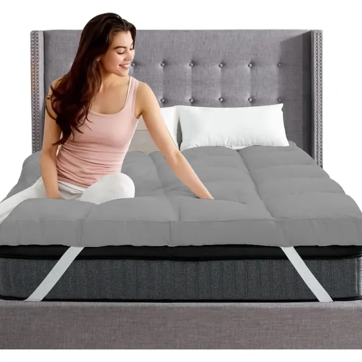 Grey Small Double Mattress Topper Extra Deep 10CM – Extra Thick (4 Inches) UK Standard 4FT Bed Topper with Elastic Straps, Breathable, Hypoallergenic Comfort Mattress Enhancer (122 x 190CM) - 1