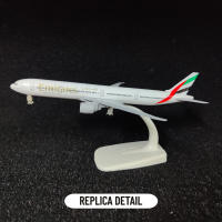 Modelo De Avión De Escala 1:250 En Metal Replica De Emirates B777 Juguete Antiestrés Para Niños Decoración De Oficina De Aviación - details 1