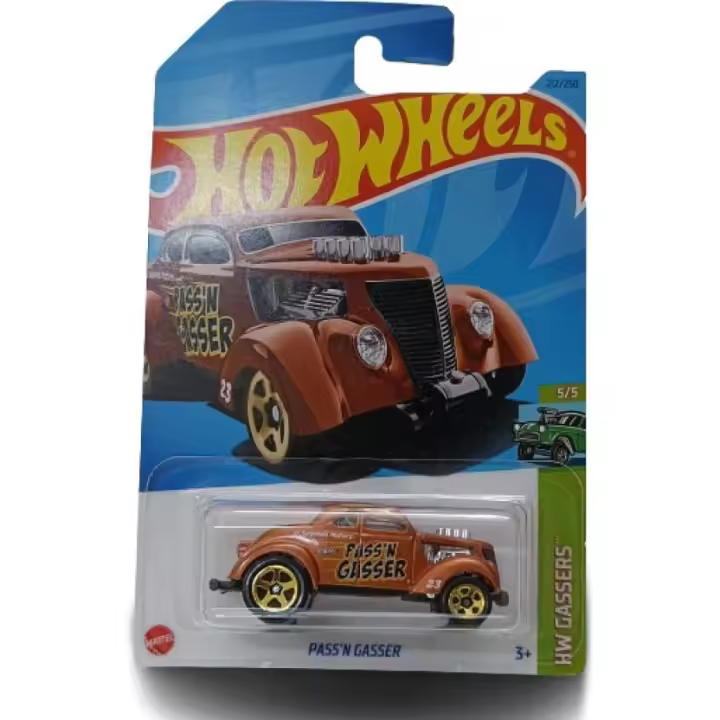 MATTEL - Wheels Pass N Gasser 55 Hw -  Coche de juguete fundido a presión -  Edición 2023 -  Los coleccionistas les encantarán los detalles realistas - Recomendado para mayores de 3 años - 1