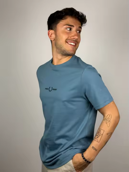 Camiseta Fred Perry Azul Embroidered - 1