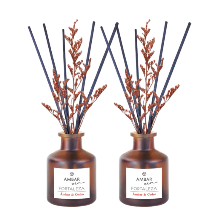 LILI HOME Pack de 2 Mikados Ambar y Cedro 40ml y más combinaciones para elegir - Despertar el Alma y Conectar con la Esencia. Una fragancia ambarada y oriental que comienza con notas frescas y coníferas que van adquiriendo un acento especiad