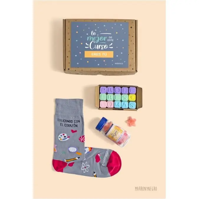 MARRONYNEGRO - Pack regalo Calcetines Lo Mejor De Este Curso Eres Tú - Incluye jabones y chuches - Perfectos para Regalos a familiares - Divertido - 80% algodón - Unisex. - 1
