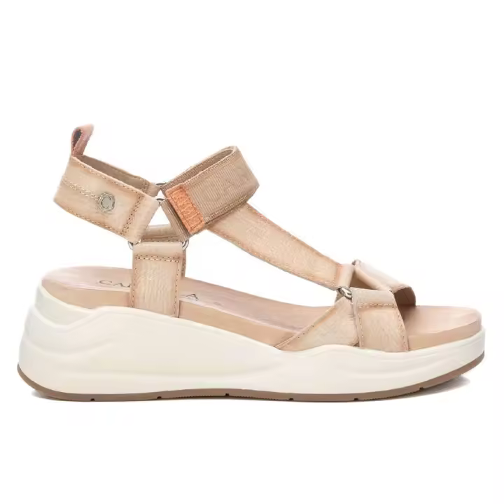 Carmela Sandalias de cuña 161551 de color Camel - 1