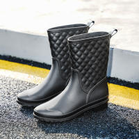 Botas De Lluvia Para Mujeres Negras De Mediana Longitud Antideslizantes Y Resistentes Al Desgaste Impermeables Ligeros Para Jardín - details 6