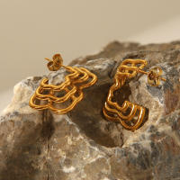 Encanto Pendientes geométricos huecos de metal únicos y elegantes Joyería personalizada de acero inoxidable chapado en color oro de 18 quilates - details 3