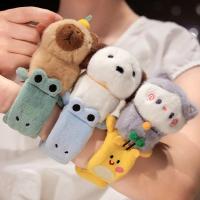 Capybara Slap Snap Wrap Muñequera De Peluche Divertida Para Mano Regalo Creativo Y Divertido Juguete De Perro Gato Kawaii - details 17