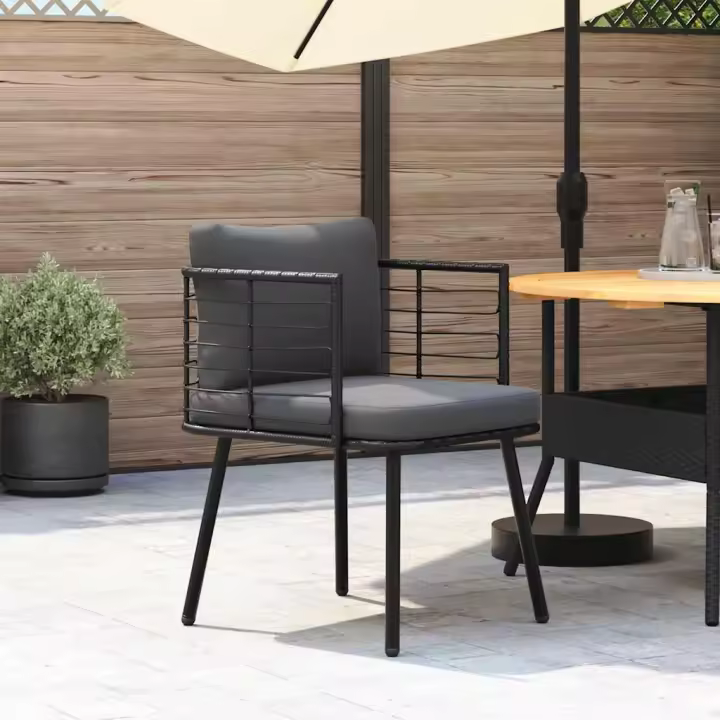 Silla de Jardín con Zapatos - 1