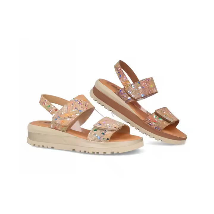 239 - BDA SANDALIAS DE CUÑA  COLORES : CUERO , BEIGE  TALLAS : 35 AL 41  CORTE EXTERIOR : PIEL  FORRO INTERIOR : PIEL  PLANTILLA : PIEL / GEL  ALTURA TACÓN / CUÑA : 4,5 CM.  PISO : SINTÉTICO - 1