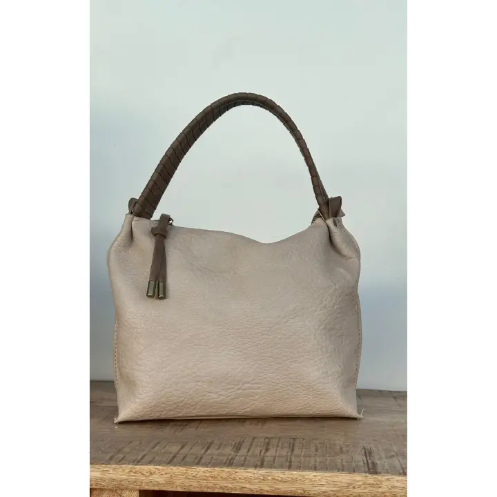 Bolso de Mano Mediano de Polipiel Lea - Elegante y Práctico - 1
