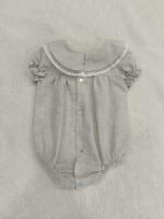 Pelele unisex Babidu en color beige con cuello redondo y puntilla en blanco - Ideal para ocasiones especiales y uso diario - Talla 3-18 meses - details 1