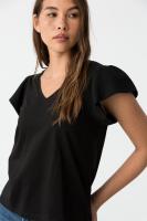 Camiseta Kira negra de Tiffosi. Camiseta básica de algodón imprescindible en tu fondo de armario de esta temporada - details 1