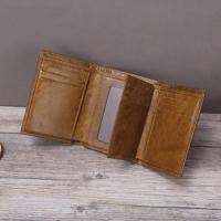 Cartera de Piel con Bloqueo RFID y Billetera, Tarjetero, pequeña de Piel Genuina, Vertical y Muy Practica para Hombre, Cualquier ocasión (DICACA NATURE). - details 2