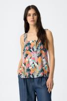 Blusa Eloise de Tiffosi. La Blusa Eloise de Tiffosi es una prenda que combina elegancia y confort:  Confeccionada en viscosa suave: ofrece una sensación agradable al tacto y gran comodidad. - details 5