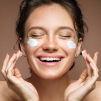 Crema Reafirmante Antiedad + Rodillo de Jade | Vitaminas B3, B6 y E | Rellenador de Arrugas | 30 ml - Tradicity Organic Farm - details 1