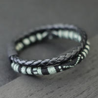 Nuevo Pulsera Bohemio Para Hombre Pulsera De Cuerda Étnica Punk De Cuero Bicolor Macramé Acessorios De Festival Para Novio - details 6