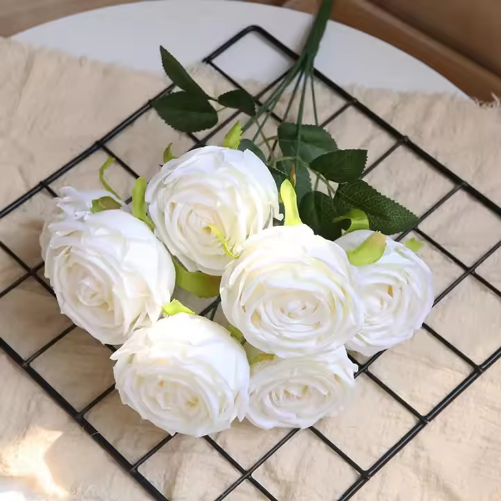 2 piezas de rosas artificiales, una rama de 7 ramos abiertos, tallos de rosas de imitación se utilizan para arreglos de boda, ramos de novia, decoración del hogar (blanco) - 1