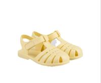 Igor cangrejeras sandalias para el agua en colores amarillo vainilla y nuevo rosa con velcro mod. Clásica - details 0