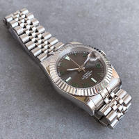 Reloj De Buceo Matelion 200M Impermeable Con Pantalla De Esmeralda Número Romano Verde Oscuro Y Dial Gris NH35A Correa De Acero Para Hombres 36mm 39mm - details 4