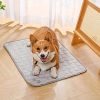 Almohadilla De Enfriamiento Para Mascotas KEMORELA Absorbente Para Gatos Y Perros Tamaño XL Cómoda Y Transpirable Para El Verano - details 3