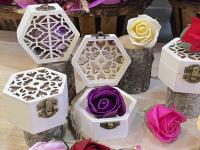 Lote de 12/18 baúl de madera troquelado hexagonal con rosas de jabón perfumadas - regalos para boda comuniones aniversarios bautizos, caja joyero de madera para regalos para invitadas de boda aniversarios cumpleaños bautizos comuniones - details 2