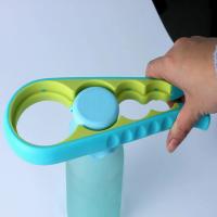 Abrebotellas Multifuncional De Cocina 1pc Herramienta Doméstica Pequeña Antideslizante Y Ahorradora De Esfuerzo Para Rotar Tapas De Botellas Y Latazos - details 0