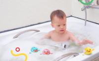 Juguete acuático para bañera para niños pequeños - Divertidos juguetes de ducha para la hora del baño - Ideal para bañeras, piscinas, baños y playas - Pequeños regalos para bebés, niños pequeños y niños - Paquete de 3 - details 1