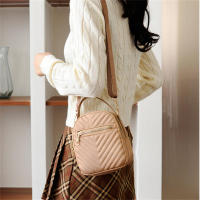 Bolso Bandolera Para Mujer Con Varios Bolsillos Y Pouch De Teléfono Móvil Color Sólido Bolso De Hombro Con Bordado En Cuadrícula Versátil - details 5