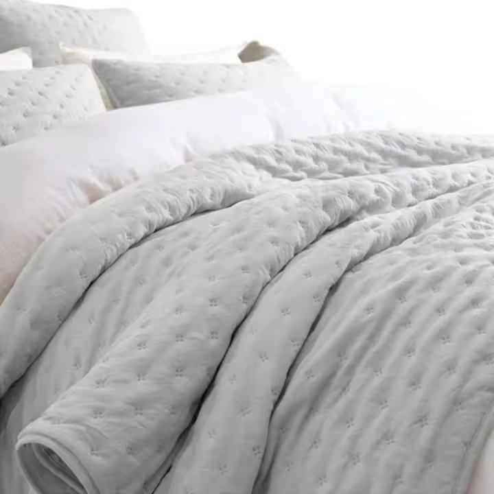 Colcha Bouti Soft Color Blanco Liso con Rellenos Acolchado para Vestir la Cama Todo el Año - 1