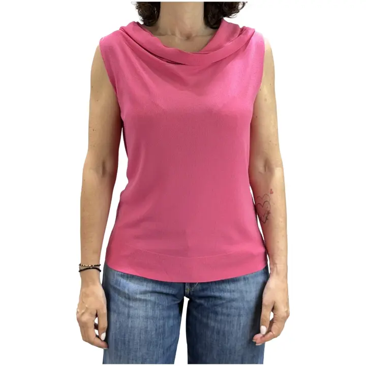 Top de Punto CARTA LIBERA sin Magas con Cuello Drapeado Color Fucsia - 1