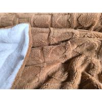 Manta Gruesa de Sofá y Cama Corazones en Color Beis – Sedalina Suave con Sherpa, Calidez Garantizada- Mercatienda.es - details 5