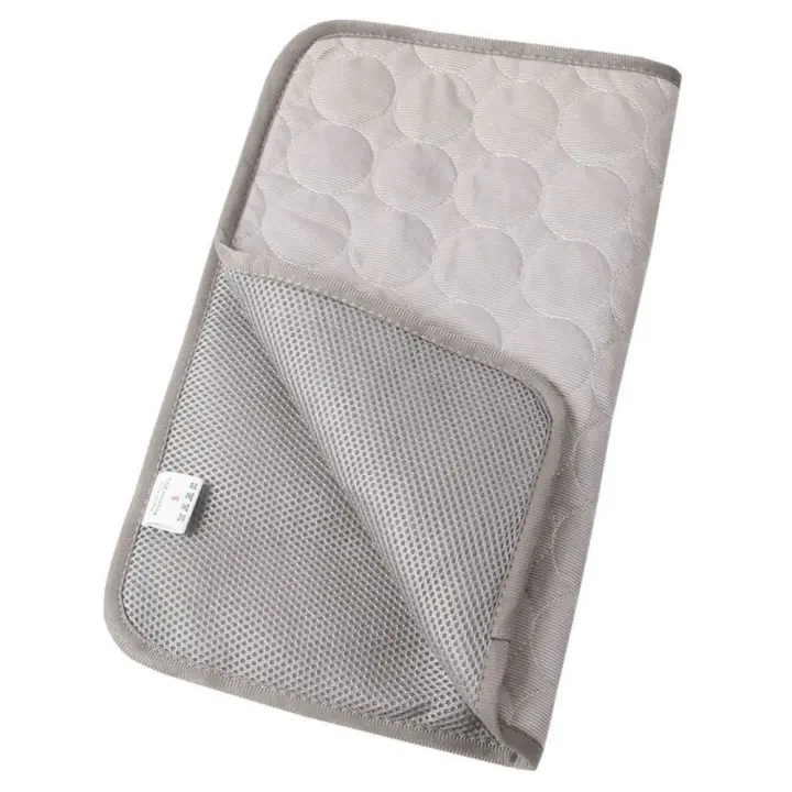 Alfombra De Enfriamiento Para Mascotas Perro Gato Cama Fría De Verano Tamaño Pequeño Material De Seda Hielo Resistente Al Agua 5 Tamaños Disponibles - 1