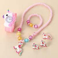 Juego De Reloj Y Joyería Para Niñas Con Patrón De Caballo Arcoíris Collar Aretes Anillo Pulsera Regalos Para Niñas Y Niños - details 3