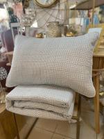 Vivid Torral - Colcha Piqué Simone Reversible: Efecto Lavado a la Piedra, Disponible en 3 colores (Gris, blanco, beige) - details 3