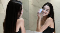 Italian Design - Limpiador Facial de Silicona SILICON CLEANSING para una Limpieza Facial sin Productos Basada en Vibraciones de Alta Frecuencia - Estrías de Masaje y 5 Niveles de Vibración - Resistente al Agua - Apto para Todo Tipo de Pieles - details 0