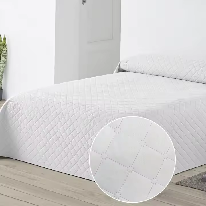 Colcha Bouti Rombos Lisa o Estampada para Entretiempo, Primavera y Verano, Colcha Cubre Cama 100% Poliéster. Fina, Extra Suave y Ligera. - 1